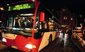 Zum Artikel "Mit dem Bus zum Traumjob: 4. Nacht der Unternehmen"