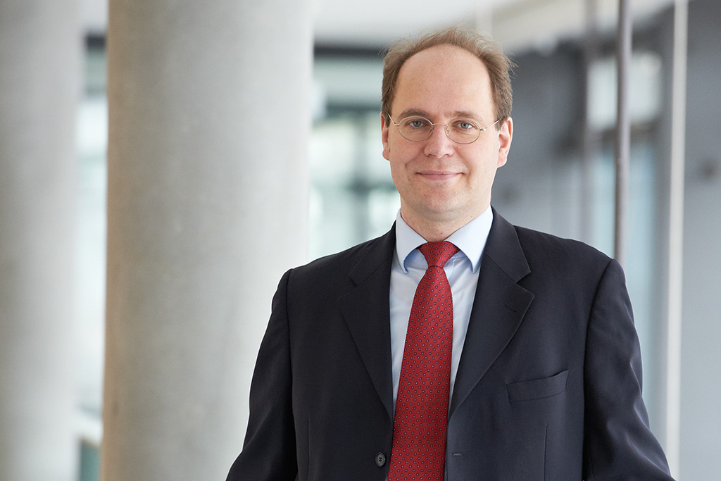 Zum Artikel "Corona-Pandemie: Im Gespräch mit Prof. Büttner"