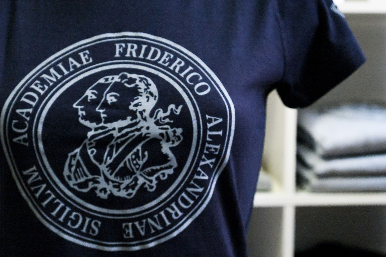 Zum Artikel "Summer Sale: Vor-Ort-Verkaufstage des FAU-Shops"