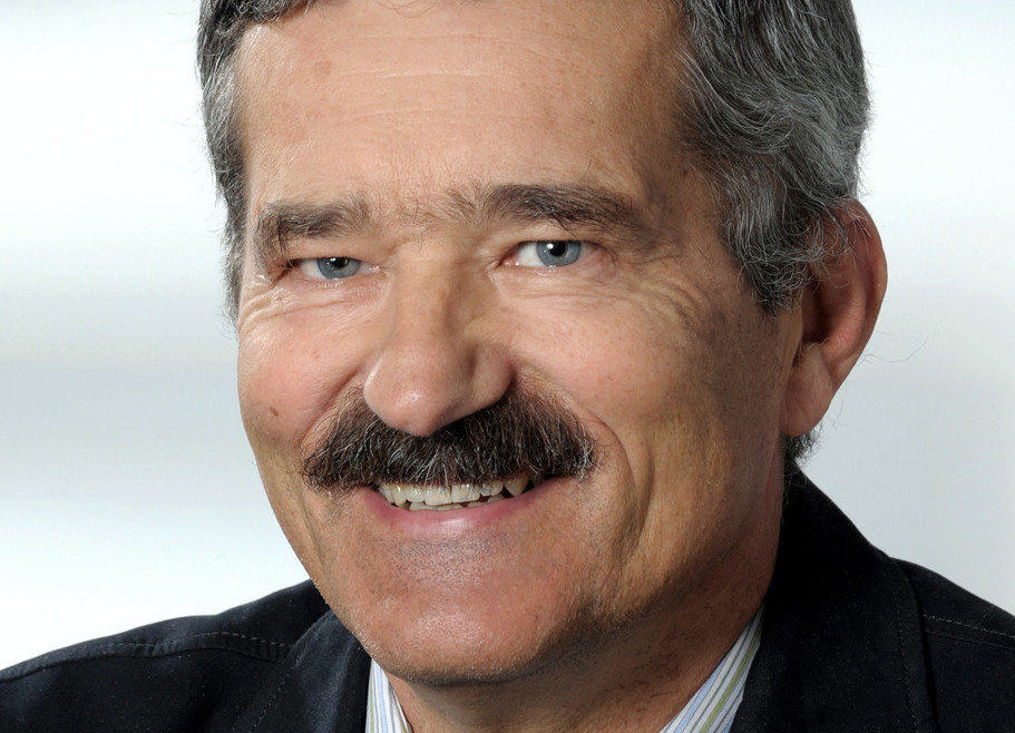 Zum Artikel "Prof. Greil ist neuer Dekan der Technischen Fakultät"