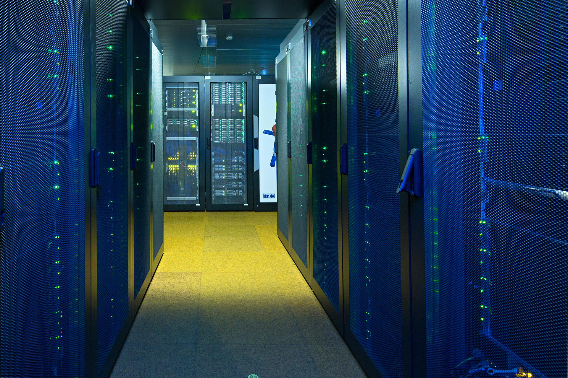 Serverraum des Rechenzentrums der FAU (Bild: FAU/Erich Malter)