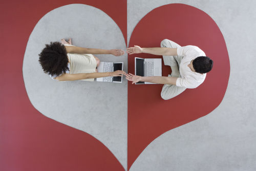 Zum Artikel "Fern- und Wochenendbeziehungen: Teilnehmer für Studie gesucht"