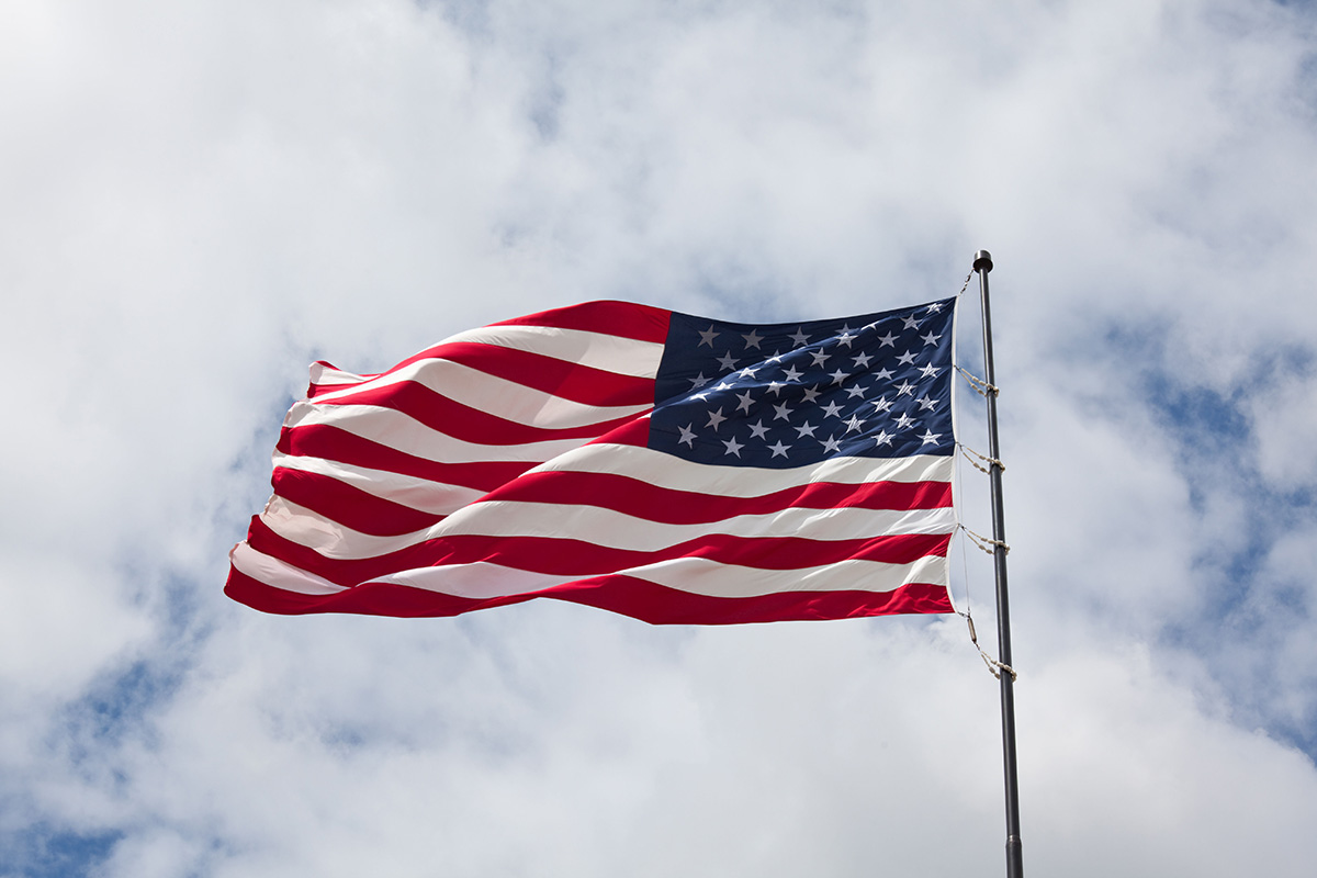 Zum Artikel "Wirtschaftswissenschaftler Matthias Fifka über den US-Wahlkampf"