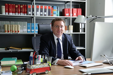 Zum Artikel "„Das Strafrecht stößt hier an seine Grenzen“"