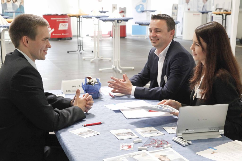 Zum Artikel "Speed-Dating für die Karriere"