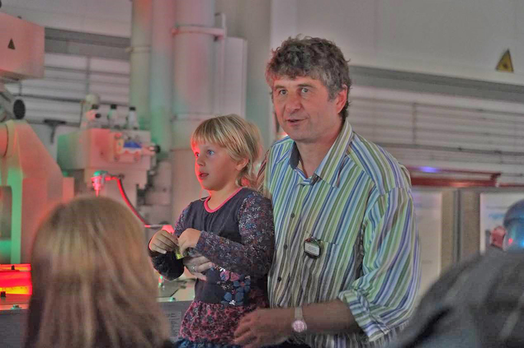 Zum Artikel "Welt der Werkstoffe bei der Langen Nacht"