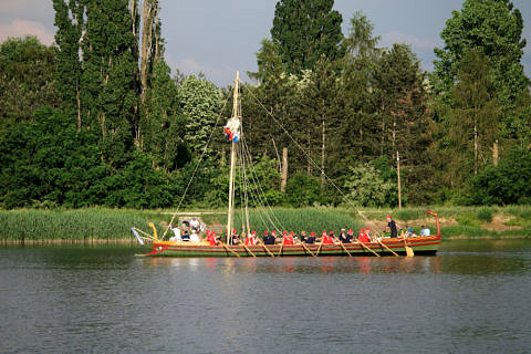 Zum Artikel "Franken Fernsehen: Die zwei Römerboote der FAU"