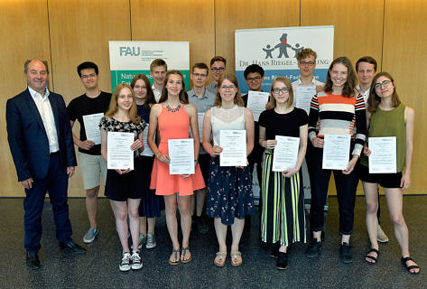 Zum Artikel "Preise für die Wissenschaftlerinnen und Wissenschaftler von morgen"