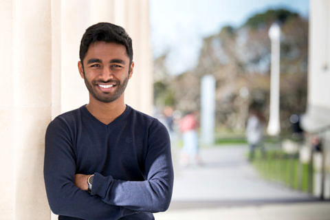 Zum Artikel "Nominiert für den Deutschen Engagementpreis: Sagithjan Surendra"