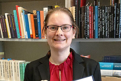 Zum Artikel "SWR: Medizinhistorikerin über Hebammen: Abtreibungen und das Gebären unehelicher Kinder waren verboten"