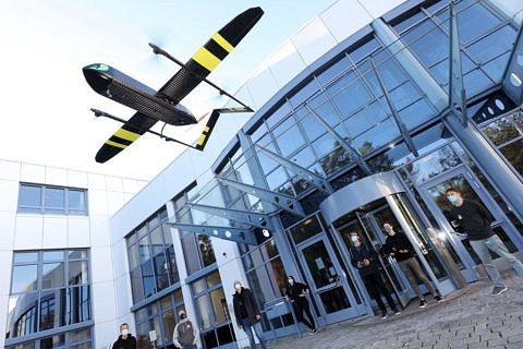 Zum Artikel "Erfolgreiche Senkrechtstarter"