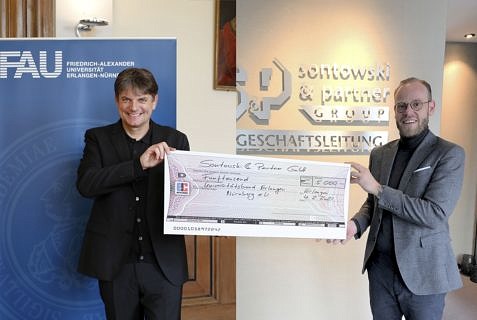 Zum Artikel "Spende für FAU und Kinder- und Jugendklinik"