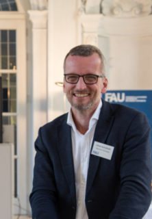 Zum Artikel "Betreutes Fühlen: Prof. Dr. Oliver Schultheiss über das Hormon Testosteron"