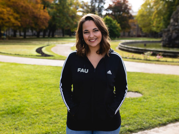 Bild adidas-Hoodie-2 öffnen