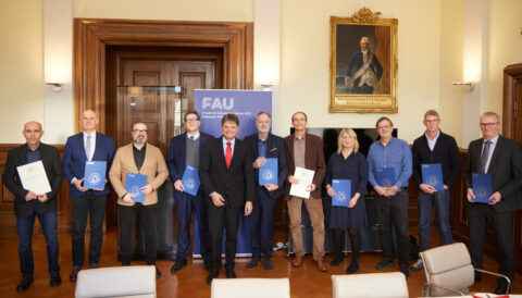 Zum Artikel "Ein Dankeschön für 25 Jahre Mitarbeit an der Uni"