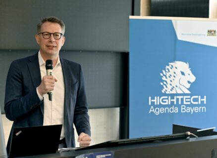 Ansprache: Markus Blume, MdL, Bayerischer Staatsminister für Wissenschaft und Kunst (Bild: FAU/Harald Sippel)