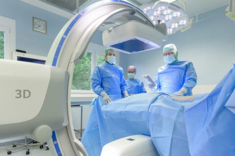 Zum Artikel "Uniklinikum Erlangen hat weltweit ersten mobilen C-Bogen CIARTIC Move"