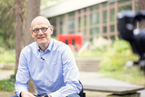 Alumni-Interview mit Dr. Bernd Montag an der Naturwissenschaftichen Fakultät der FAU, Juli 2024 (Bild: G. Iannicelli)