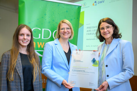 Zum Artikel "Ars legendi-Fakultätenpreis: Auszeichnung für Dr. Sabrina Gensberger-Reigl"