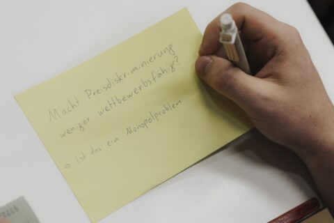 #FAUwissenwollen: Science-Slam Bier, Liebe etc. – wo die Forschung hinfällt. Bild: Giulia Iannicelli