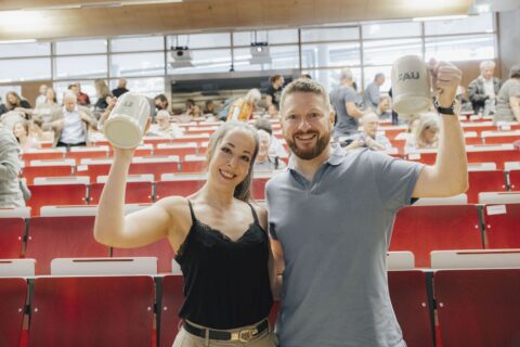 #FAUwissenwollen: Science-Slam Bier, Liebe etc. – wo die Forschung hinfällt. Bild: Giulia Iannicelli