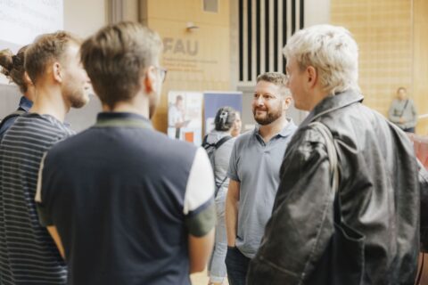 #FAUwissenwollen: Science-Slam Bier, Liebe etc. – wo die Forschung hinfällt. Bild: Giulia Iannicelli