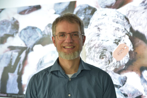 Zum Artikel "KI-Projekt soll verkohlte Papyrus-Rollen lesbar machen"