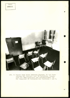 Dieser Aufenthaltsraum diente verschiedenen Zwecken. Er war Fernsehraum für eine Station mit 48 Patienten, Pausenraum der Reha-Werkstatt sowie Besucherzimmer für zwei Stationen mit insgesamt 90 Patienten.