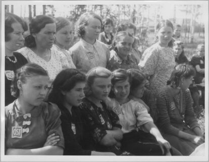 Ostarbeiterinnen in einem Erlanger Lager, 1942