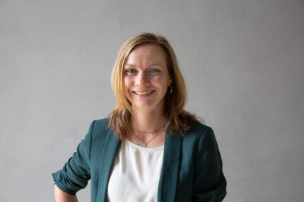 Ein Porträt von Prof. Dr. Marie-Ann Sengewald, Professur für Psychologische Methodenlehre und Diagnostik.