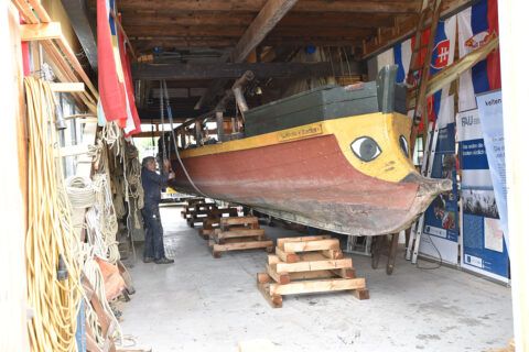 Die Danuvina alacris aufgebockt in derFAU-Werft am Schlungenhof. (Bild: FAU/Boris Mijat)