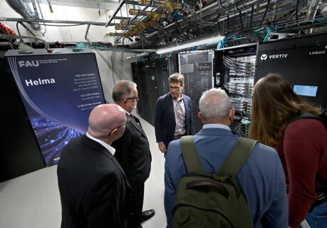 Offizielle Einweihung von Helma am NHR@FAU. (Bild: FAU/Harald Sippel)