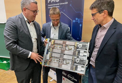 Offizielle Einweihung von Helma am NHR@FAU. (Bild: FAU/Harald Sippel)