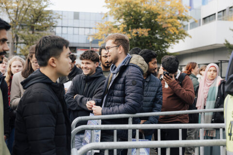 Erstsemesterbegrüßung 2025 in der Heinrich-Lades-Halle. (Bild: FAU/Giulia Iannicelli)