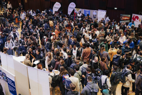 Erstsemesterbegrüßung 2025 in der Heinrich-Lades-Halle. (Bild: FAU/Giulia Iannicelli)