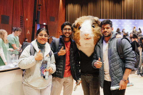 Erstsemesterbegrüßung 2025 in der Heinrich-Lades-Halle. (Bild: FAU/Giulia Iannicelli)