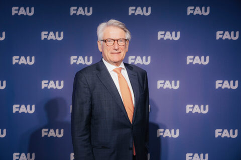 FAU Awards 2025: Ehrensenator Peter Kurz.(Bild: FAU/Giulia Iannicelli)