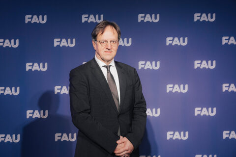 Zum Artikel "FAU Ambassador: Beziehung zwischen Erlangen und Cambridge stärken"