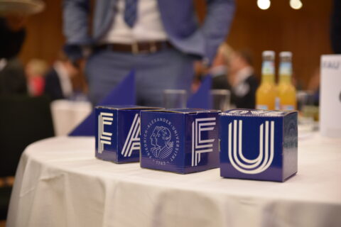 Zum Artikel "Besondere Leistungen: Die FAU Awards 2025"