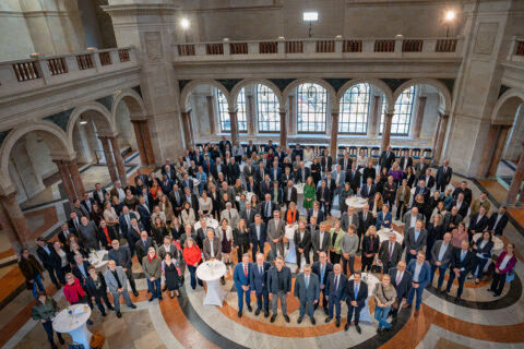 Zum Artikel "Exzellenzinitiative: „Historisches Jahr für Wissenschaftsstandort Bayern“"