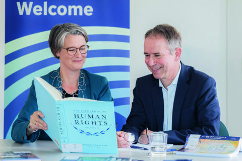 Symbolbild zum Artikel. Der Link öffnet das Bild in einer großen Anzeige.