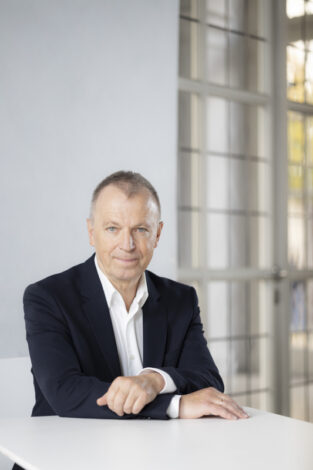 Bild 2025-10-22_Hirsch_VP-Prof.-Dr.-Andreas-Hirsch_Giulia-Iannicelli_3976 öffnen