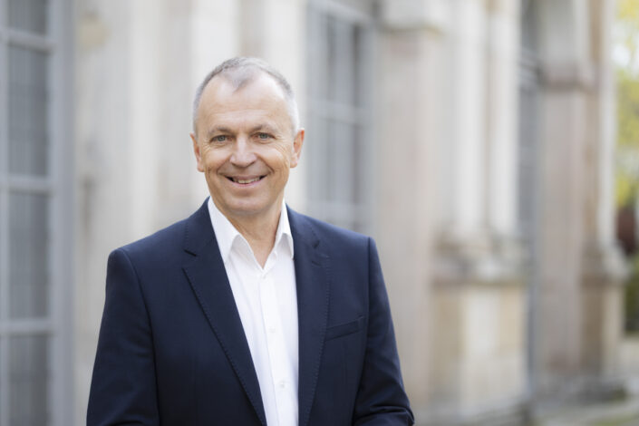 Bild 2025-10-22_Hirsch_VP-Prof.-Dr.-Andreas-Hirsch_Giulia-Iannicelli_4115 öffnen