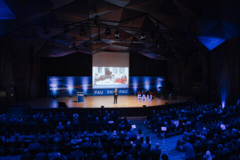 Zum Artikel "Dies academicus 2025: Drittmittelrekord, aber enger werdende Spielräume"