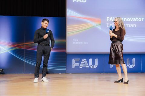 Der Dies academicus der FAU 2025: FAU Innovator Ediz Osman und VP Education Andrea Bréard.(Bild: FAU/Giulia Iannicelli)